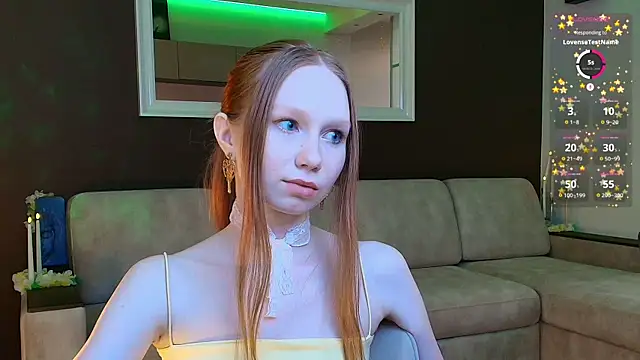 Snapshot of FoxyMira chatting on 07.30.26 FoxyMira online show from 07.30.26