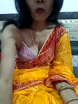 Snapshot of Yourhotsweetgirl chatting on 10.24.25 Yourhotsweetgirl online show from 10.24.25