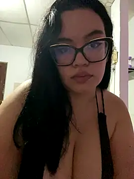 Snapshot of Emily_Taylor2 chatting on 09.24.25 Emily Taylor2 online show from 09.24.25