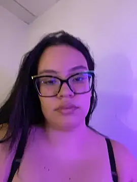 Snapshot of Emily_Taylor2 chatting on 10.22.25 Emily Taylor2 online show from 10.22.25