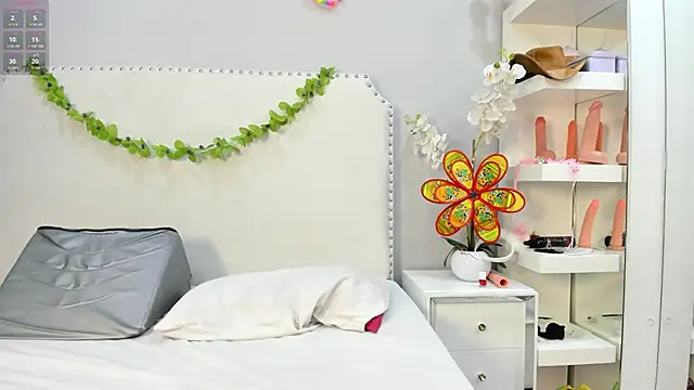 KoraSweett online show from 10.04.25