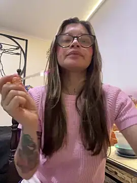 KoraSweett online show from 12.20.25