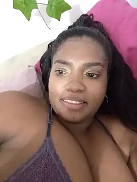 Snapshot of SamaraArtiaga1 chatting on 09.19.25 SamaraArtiaga1 online show from 09.19.25