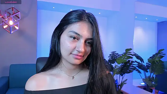 Snapshot of AidaJones chatting on 10.23.25 AidaJones online show from 10.23.25