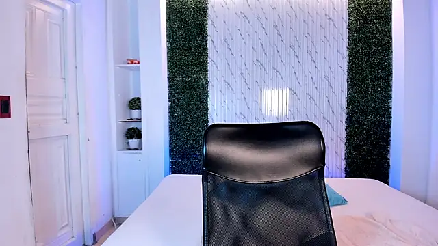 Snapshot of AidaJones chatting on 02.27.26 AidaJones online show from 02.27.26