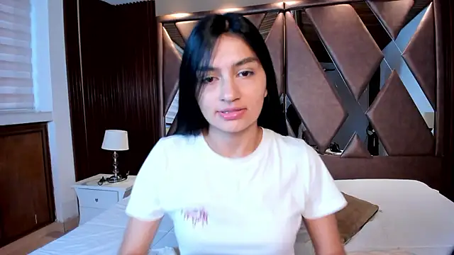 Snapshot of AidaJones chatting on 03.26.26 AidaJones online show from 03.26.26