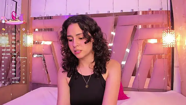 Snapshot of HadaKiss chatting on 09.22.25 HadaKiss online show from 09.22.25