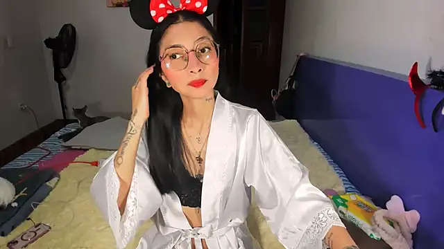 Anais lux online show from 04.19.26