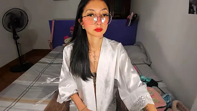 Snapshot of Anais_lux chatting on 05.15.26 Anais lux online show from 05.15.26