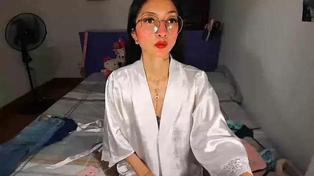 Snapshot of Anais_lux chatting on 05.15.26 Anais lux online show from 05.15.26