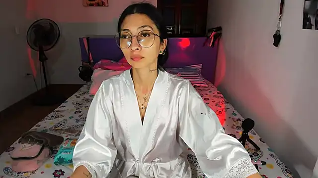 Snapshot of Anais_lux chatting on 06.06.26 Anais lux online show from 06.06.26