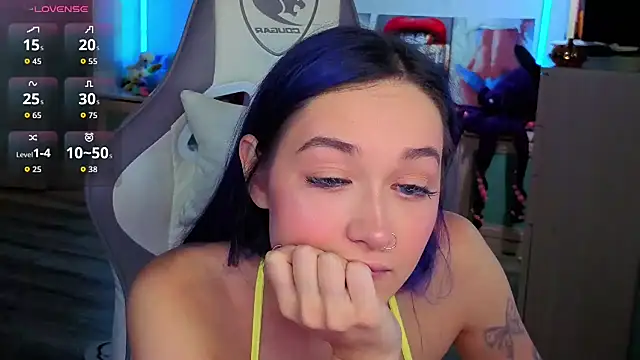 Snapshot of Im_suka chatting on 11.13.25 Im suka online show from 11.13.25