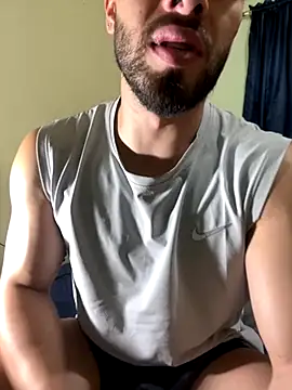 Snapshot of MaxDell chatting on 09.10.25 MaxDell online show from 09.10.25