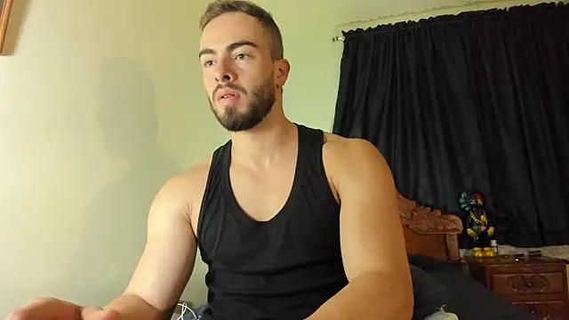 Snapshot of MaxDell chatting on 11.13.25 MaxDell online show from 11.13.25