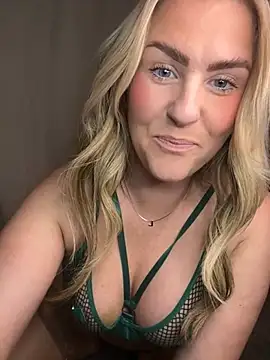 Snapshot of Charleigh_xx chatting on 05.20.26 Charleigh xx online show from 05.20.26