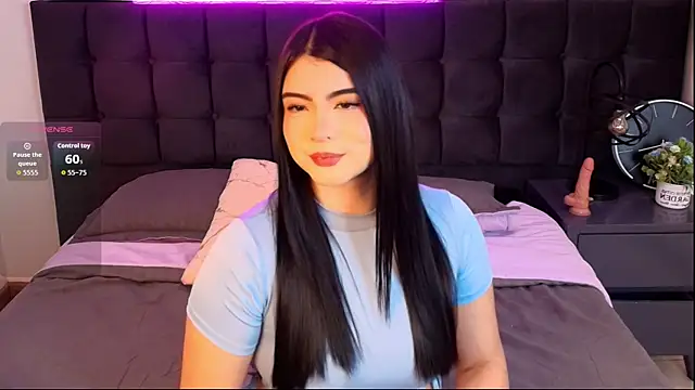 Snapshot of Sweety_Nicole_ chatting on 12.18.25 Sweety Nicole online show from 12.18.25