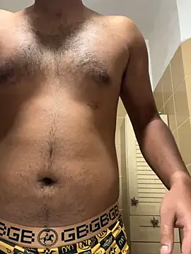 Snapshot of Noam7080z chatting on 09.18.25 Noam7080z online show from 09.18.25