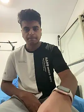 Snapshot of Noam7080z chatting on 11.21.25 Noam7080z online show from 11.21.25