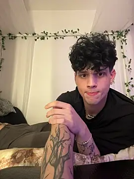 Snapshot of tyler_boo chatting on 03.04.26 tyler boo online show from 03.04.26