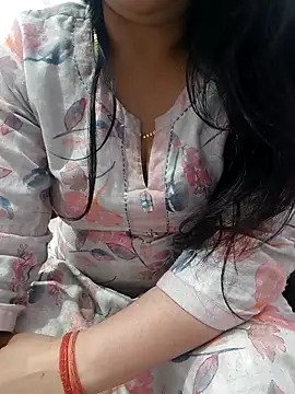 Snapshot of roshni_agrawal0 chatting on 03.18.26 roshni agrawal0 online show from 03.18.26