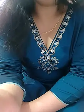 Snapshot of roshni_agrawal0 chatting on 03.30.26 roshni agrawal0 online show from 03.30.26
