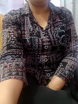 Snapshot of roshni_agrawal0 chatting on 04.01.26 roshni agrawal0 online show from 04.01.26