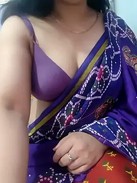 Snapshot of roshni_agrawal0 chatting on 04.05.26 roshni agrawal0 online show from 04.05.26