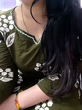 Snapshot of roshni_agrawal0 chatting on 04.06.26 roshni agrawal0 online show from 04.06.26