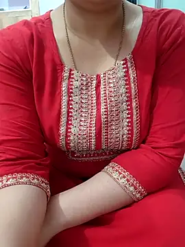 Snapshot of roshni_agrawal0 chatting on 04.16.26 roshni agrawal0 online show from 04.16.26