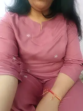 Snapshot of roshni_agrawal0 chatting on 05.02.26 roshni agrawal0 online show from 05.02.26