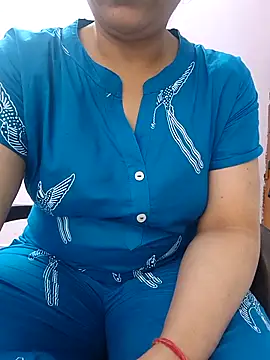 Snapshot of roshni_agrawal0 chatting on 05.05.26 roshni agrawal0 online show from 05.05.26