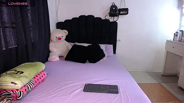 eileen  hills online show from 03.05.26