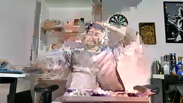 Snapshot of aaron_nvk chatting on 11.05.25 aaron nvk online show from 11.05.25