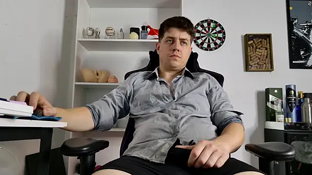 Snapshot of aaron_nvk chatting on 12.14.25 aaron nvk online show from 12.14.25