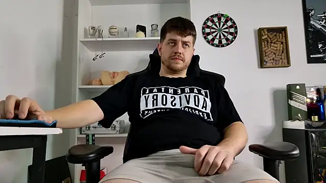 Snapshot of aaron_nvk chatting on 02.15.26 aaron nvk online show from 02.15.26