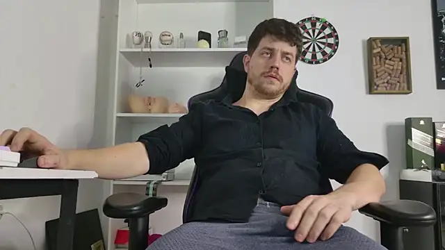 Snapshot of aaron_nvk chatting on 03.03.26 aaron nvk online show from 03.03.26