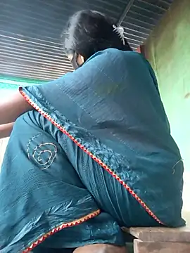 Snapshot of Falguni_Desai chatting on 12.17.25 Falguni Desai online show from 12.17.25