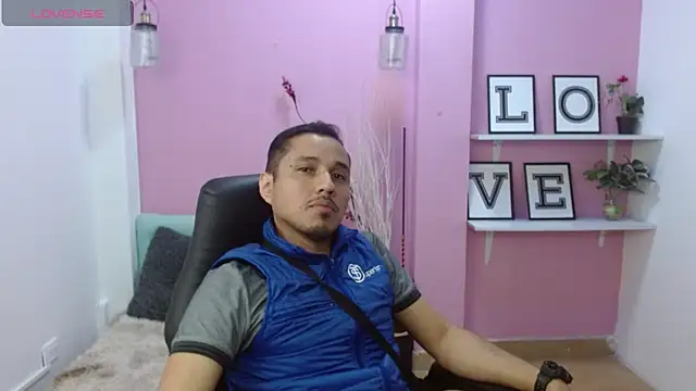 ColombiaStrip online show from 10.02.25