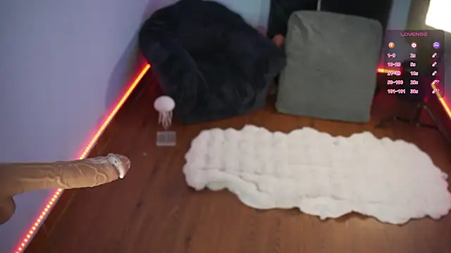 AnnieCouperr online show from 01.05.26