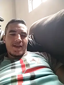 Snapshot of Boragozarvem chatting on 12.20.25 Boragozarvem online show from 12.20.25