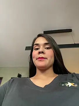 BellaLeclair online show from 10.15.25