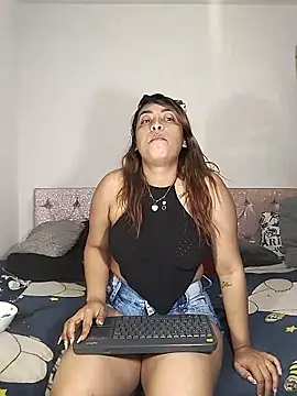 shanell saenz online show from 10.05.25