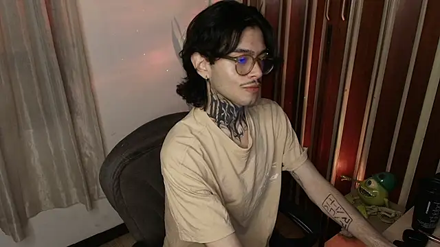 Snapshot of Mihail_leroy chatting on 07.13.26 Mihail leroy online show from 07.13.26