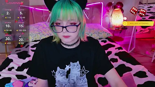 CoralineYoung online show from 04.22.26