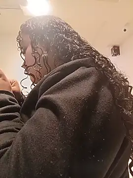 Snapshot of KITY_HILL chatting on 06.25.26 KITY HILL online show from 06.25.26