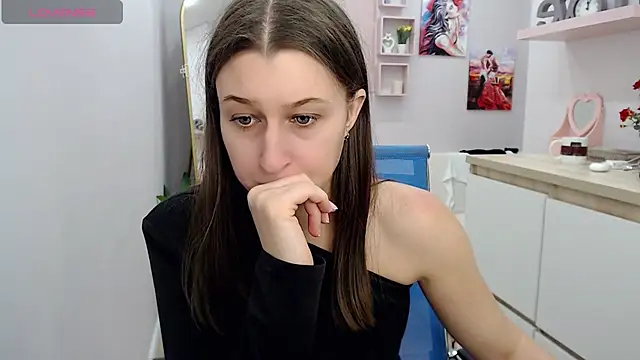 Snapshot of muriel_elvin chatting on 10.01.25 muriel elvin online show from 10.01.25