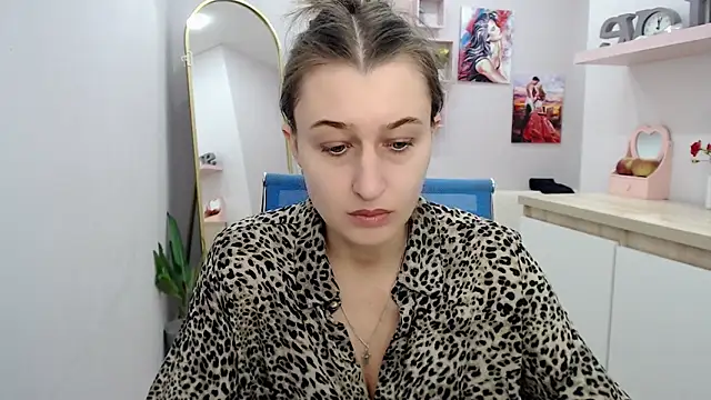 Snapshot of muriel_elvin chatting on 10.06.25 muriel elvin online show from 10.06.25
