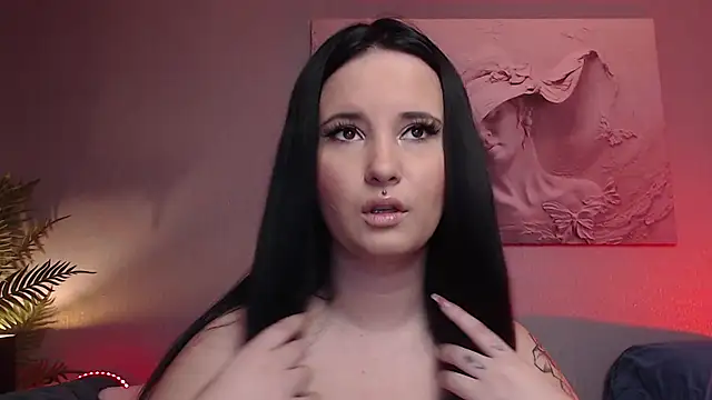 Snapshot of MikaSnake chatting on 09.10.25 MikaSnake online show from 09.10.25