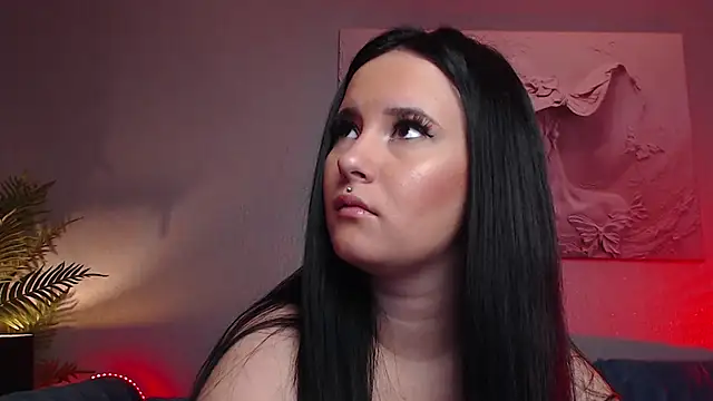 Snapshot of MikaSnake chatting on 09.15.25 MikaSnake online show from 09.15.25