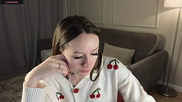 cutienaughtygirl online show from 11.24.25